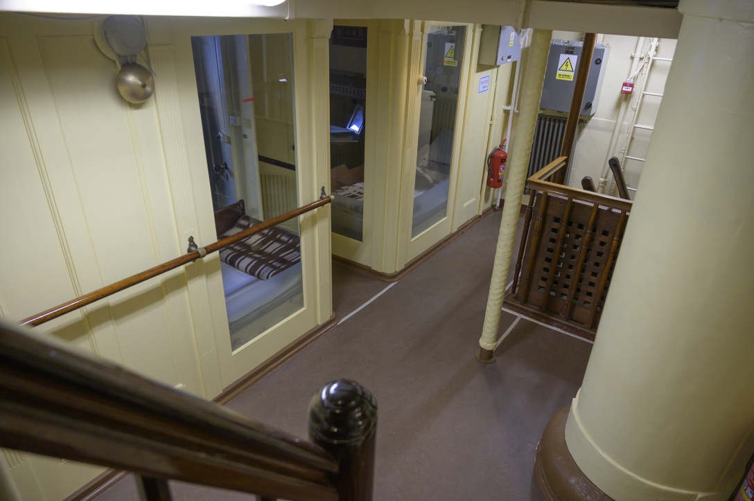 Nowa wykładzina w holu oficerskim, fot. Narodowe Muzeum Morskie w Gdańsku