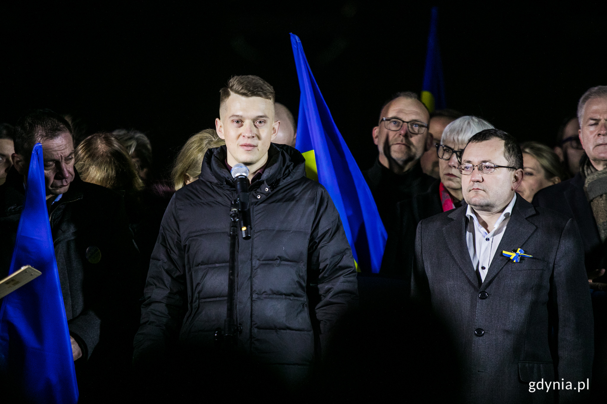 Przemawia Ivan Huz, ukraiński restaurator mieszkający od pięciu lat w Gdyni. Fot. Karol Stańczak