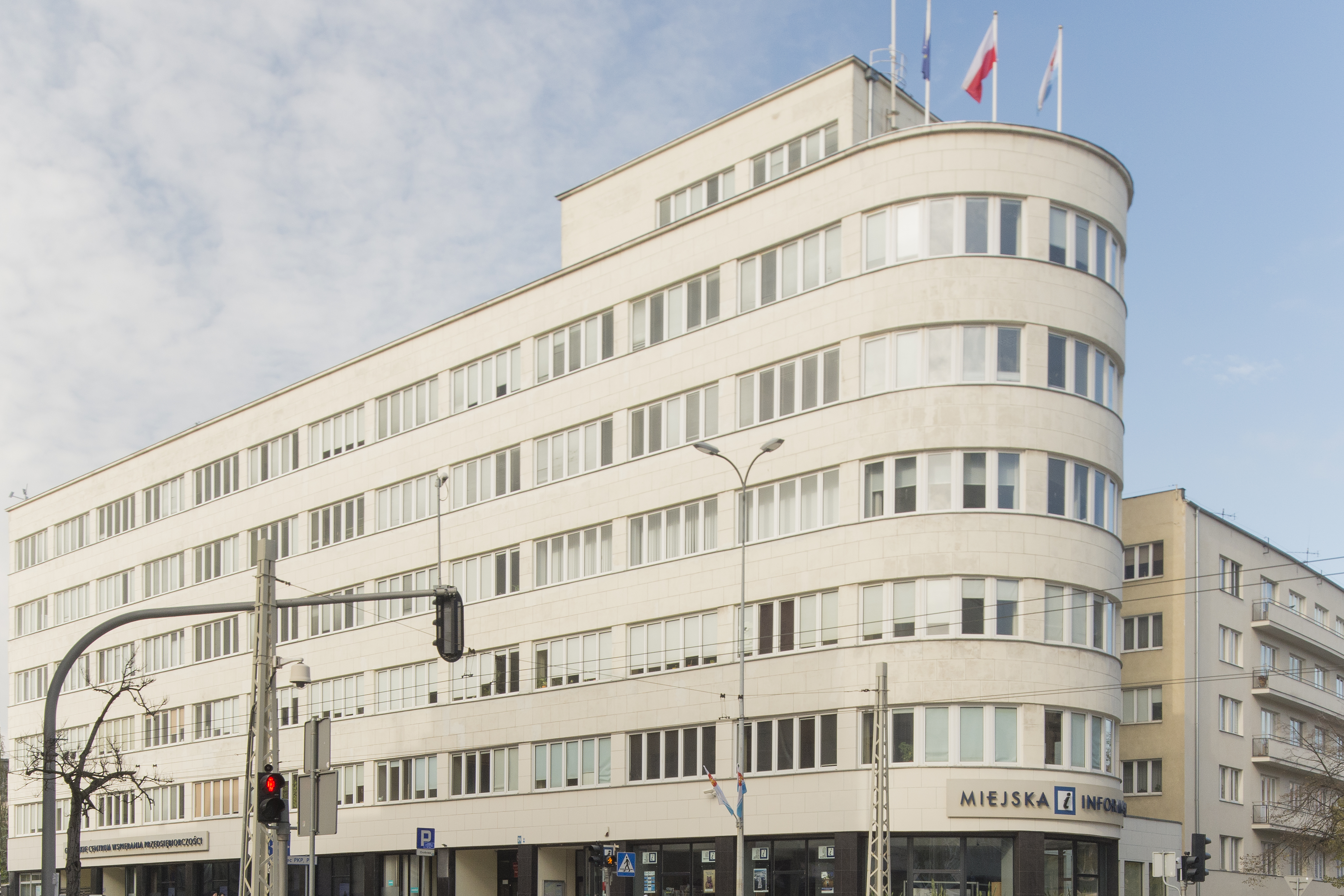 Budynek ZUS z 1935 r.  później PLO, ob. Urząd Miasta Gdyni, ul. 10 Lutego 24, wpis z dn. 05.07.1972 r. nr 618 (492)