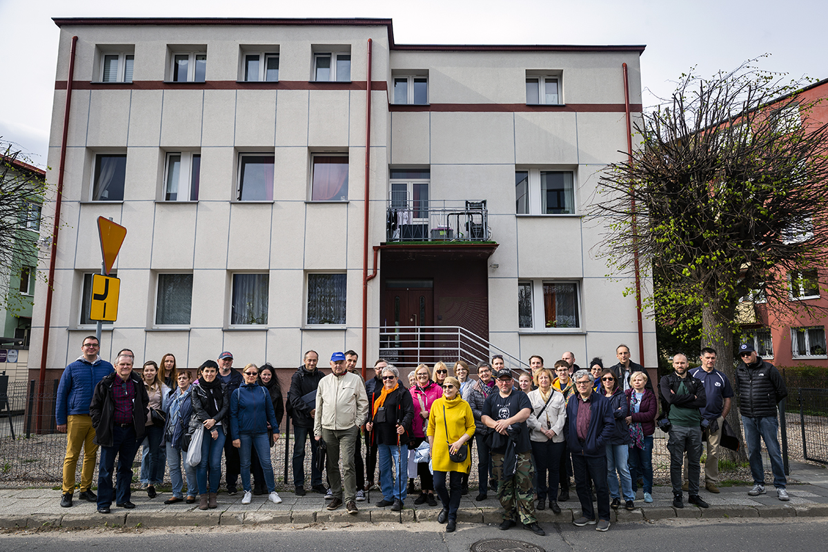 Uczestnicy archi-spaceru po Chylonii. Zdjęcie archiwalne. Fot. Przemysław Kozłowski