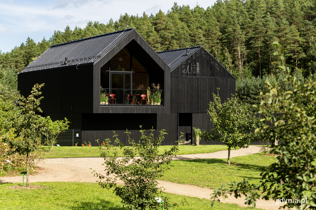 Budynek edukacyjny w Leśnym Ogrodzie Botanicznym Marszewo / fot. Przemysław Kozłowski 