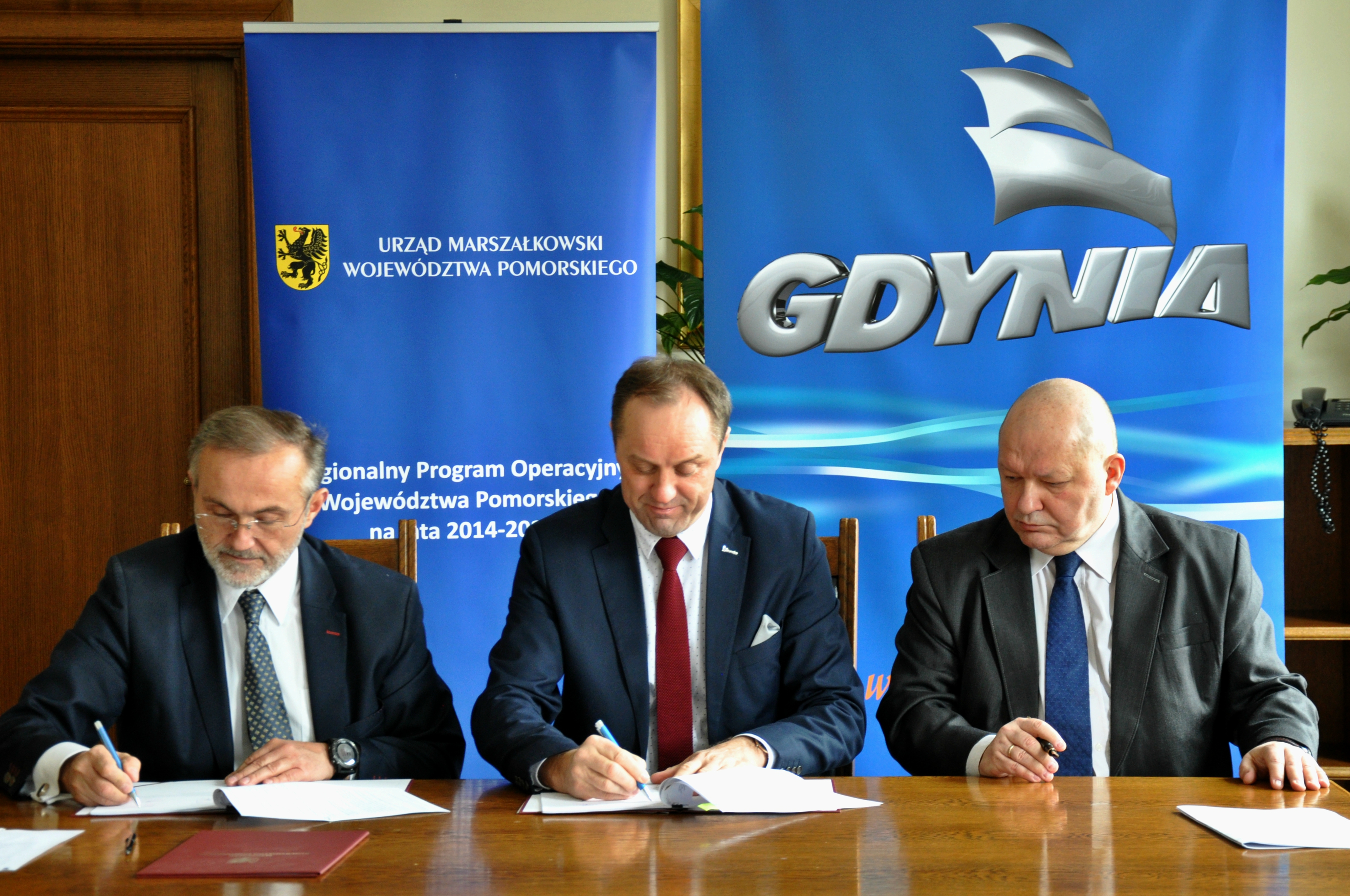 Podpisanie umowy o dofinansowanie projektu, fot. B. Betlejewska, Urząd Miasta Gdyni