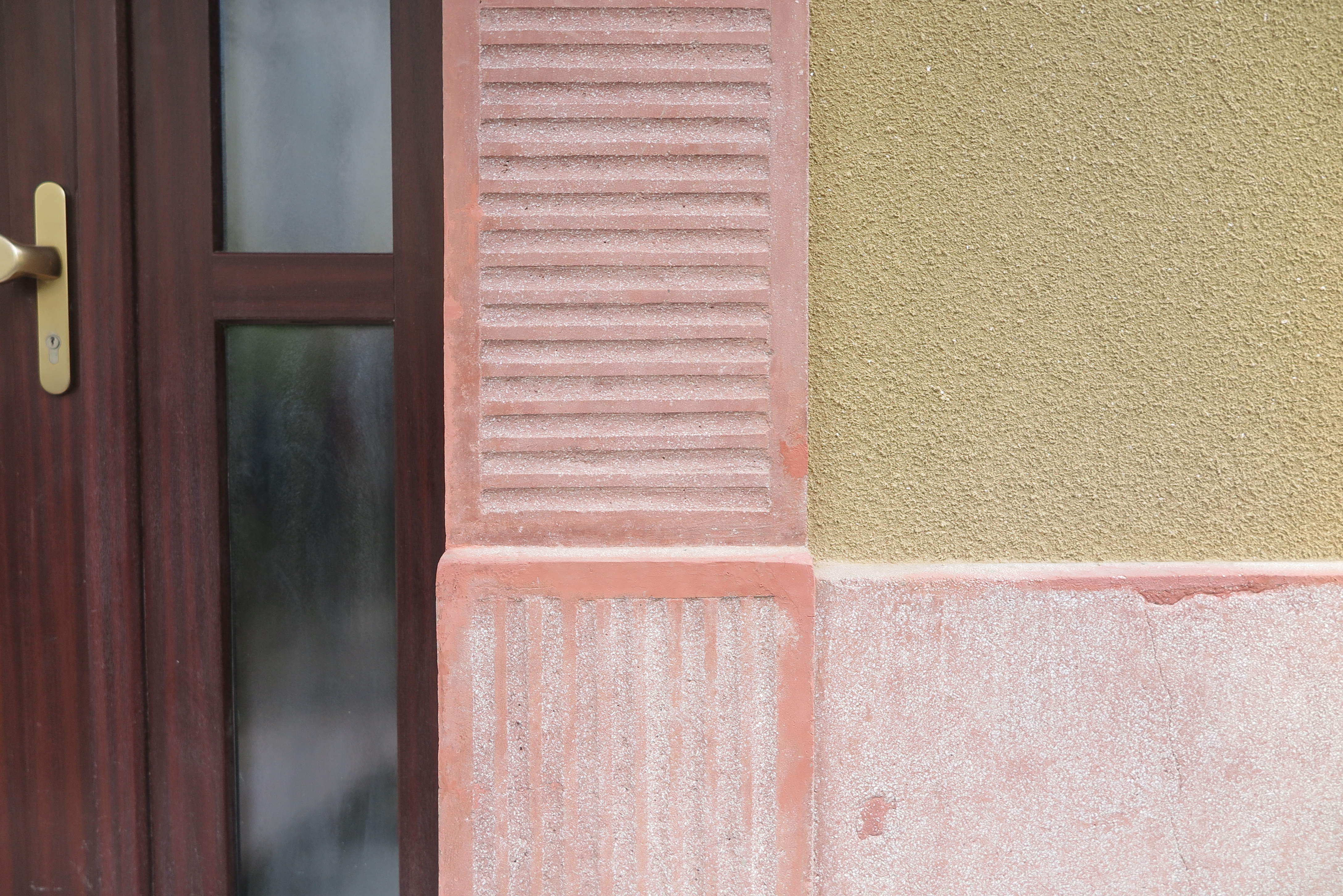 Fragment portalu po pracach konserwatorskich, budynek przy ul. Krasickiego 38, fot. Biuro Miejskiego Konserwatora Zabytków w Gdyni