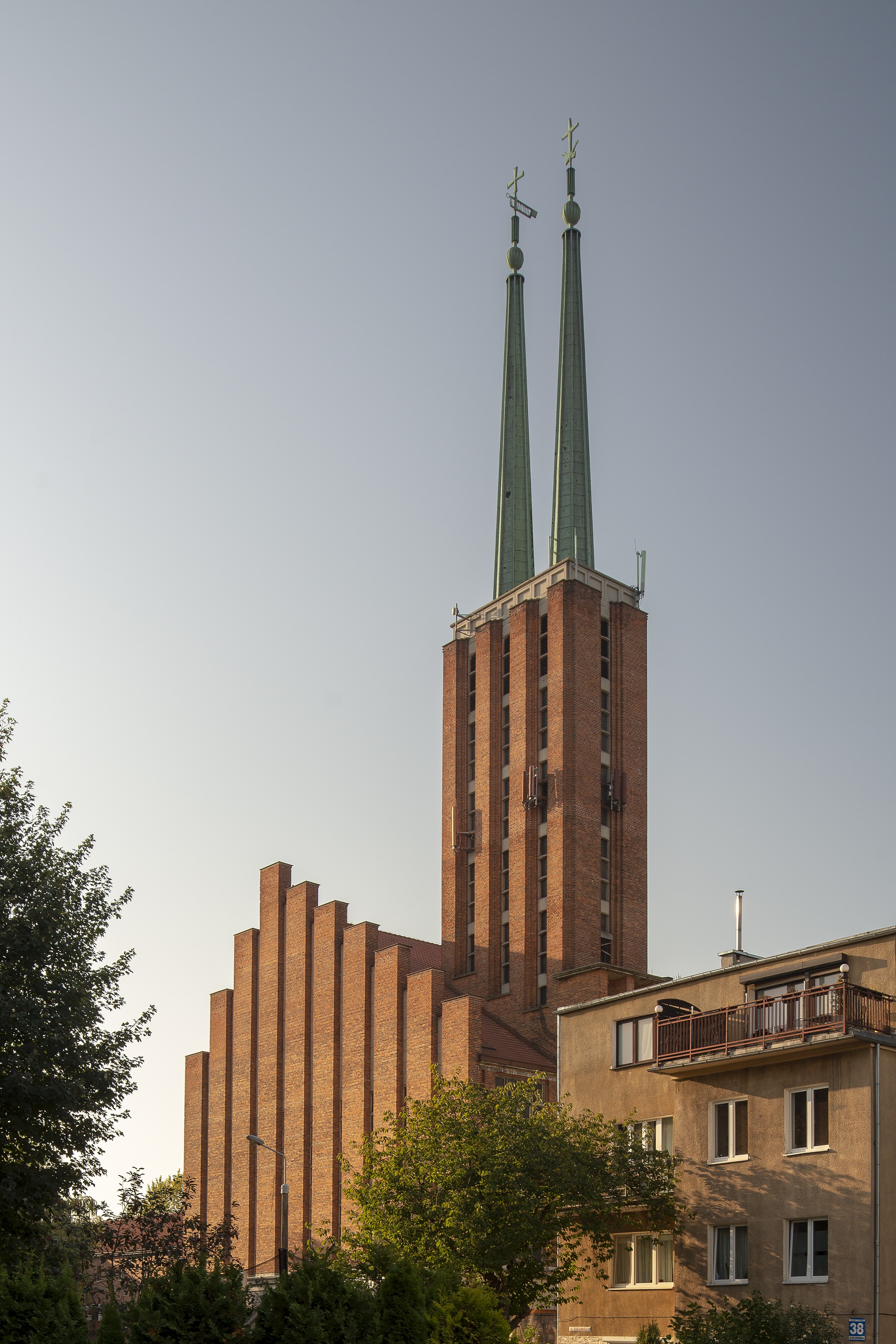 Kościół parafialny pw. Św. Antoniego Padewskiego przy ul. Ujejskiego 40 na Wzgórzu św. Maksymiliana.