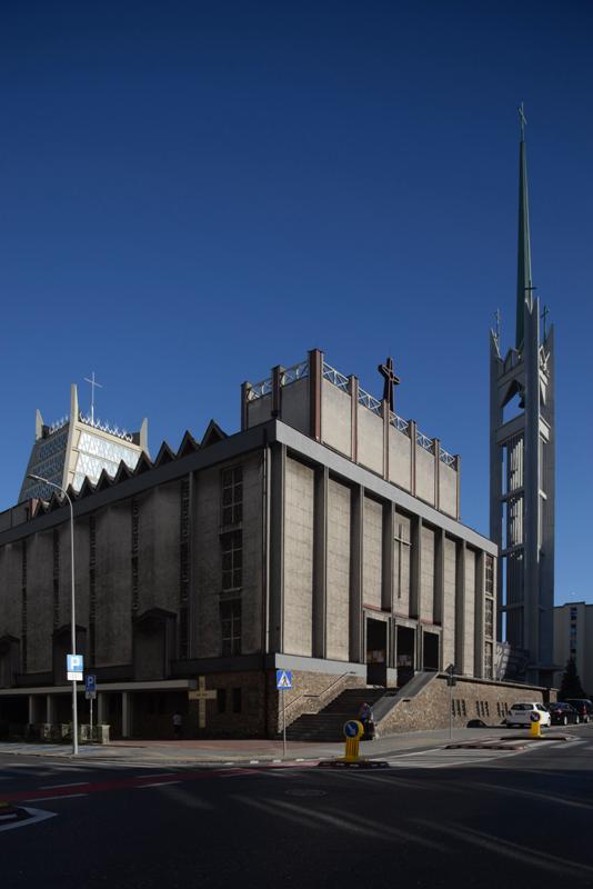 Kościół parafialny p.w. NSPJ w Gdyni - przed przystąpieniem do remontu elewacji